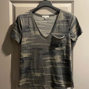 Cool camo Tee t-shirt size small